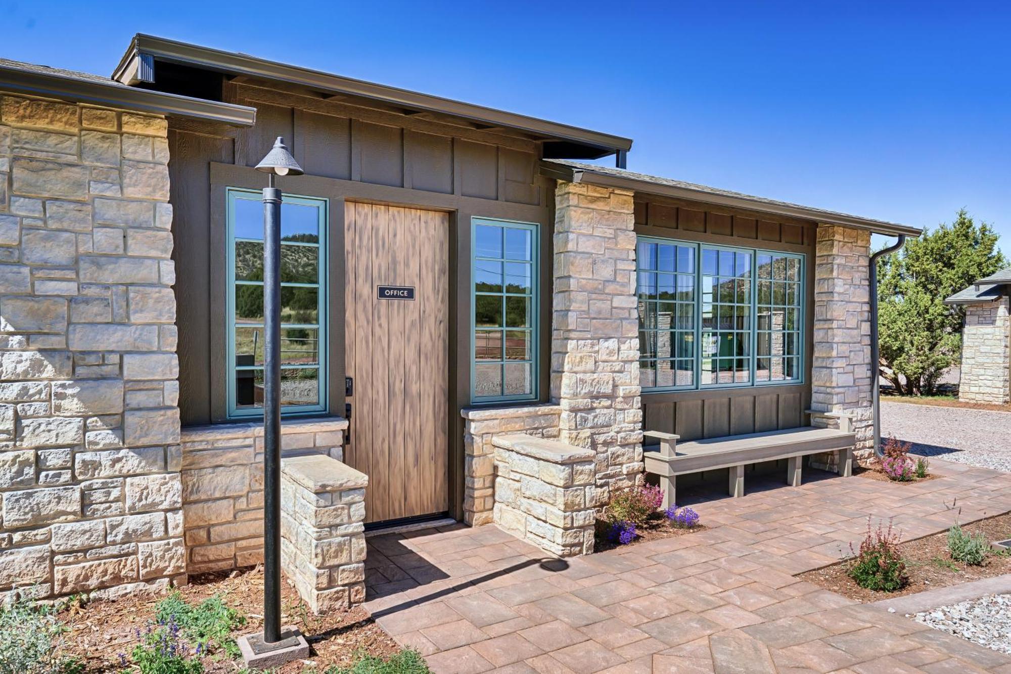 Inn History Grand Canyon Cabin Williams Exterior photo
